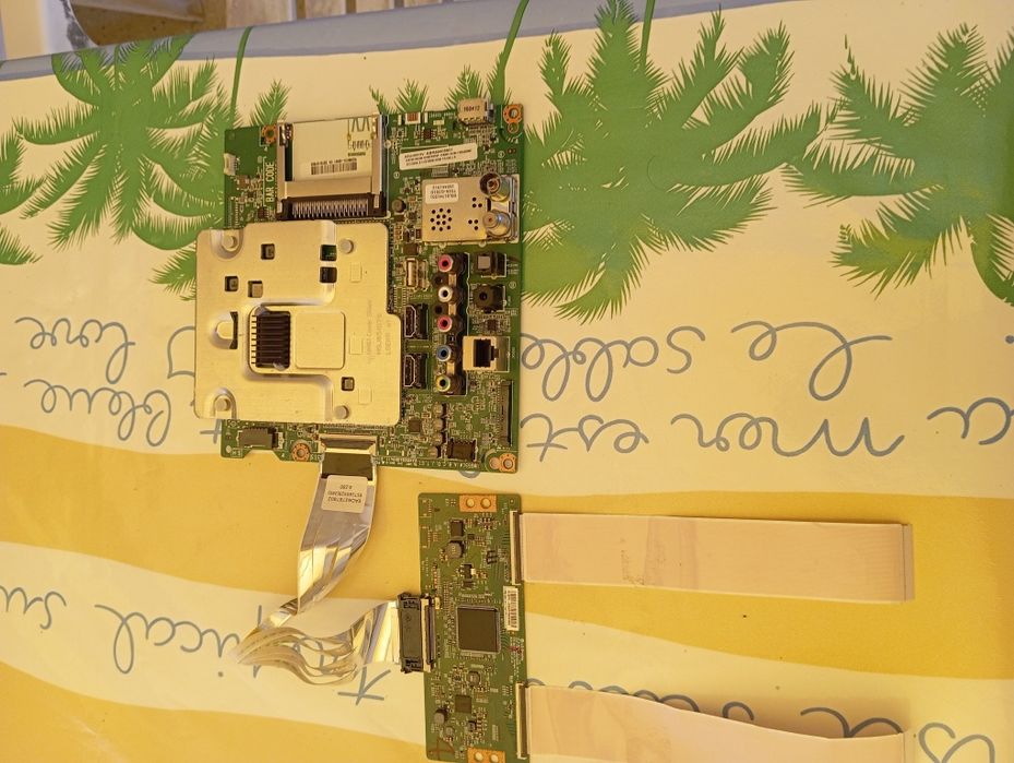 Vários componentes para televisores LG