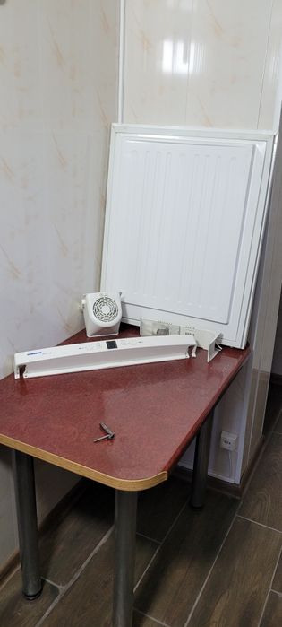 Продам с не работающего холодильника Libher  CP 3503  запасные части