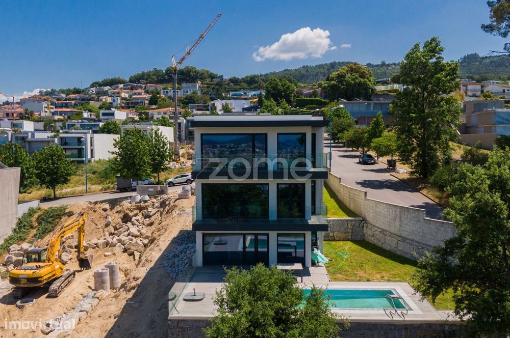Moradia T3 c/ Piscina em Nogueiró, Braga