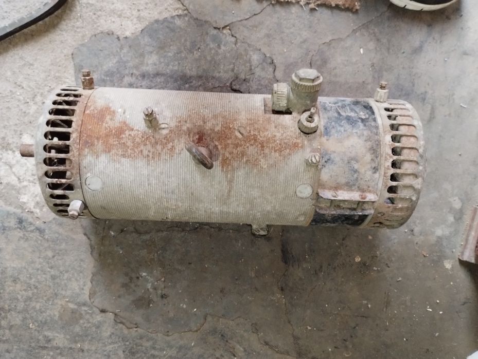 Генератор Ґ-731 А- 1 С  (28,5В)  1,5Квт.