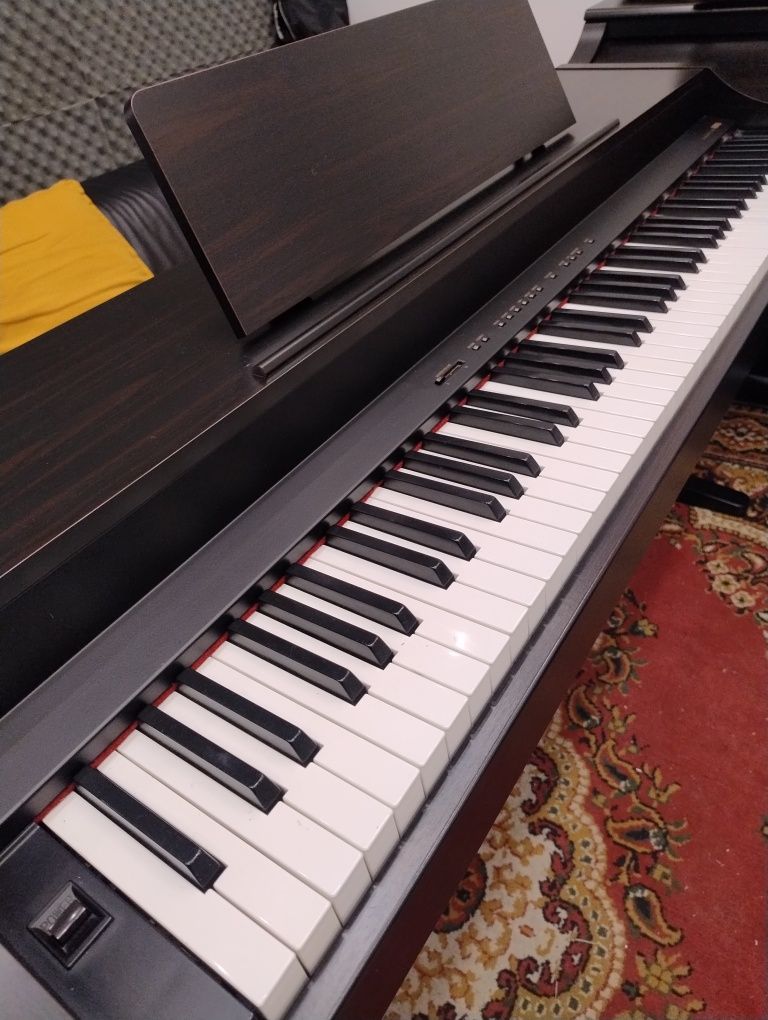 Pianino cyfrowe Korg Concert EC100H