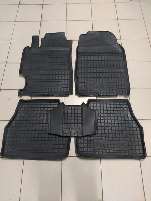 Продам гумові килимки МАZDA 6 GG. GH.