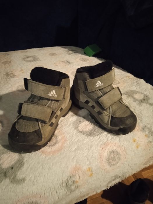 Buty przejściowe Adidas 22