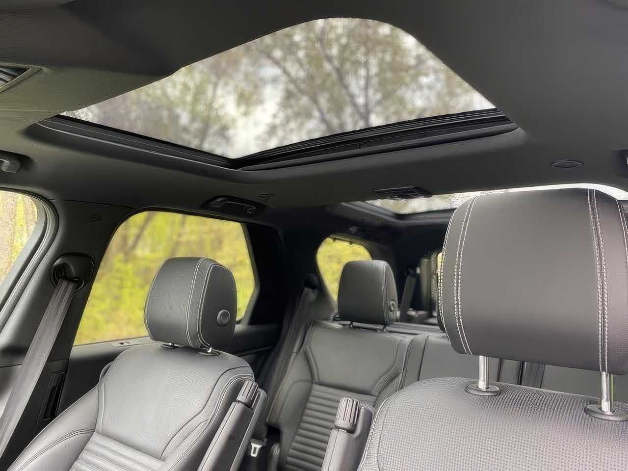 2023 Land Rover Discovery P360 S R-Dynamic