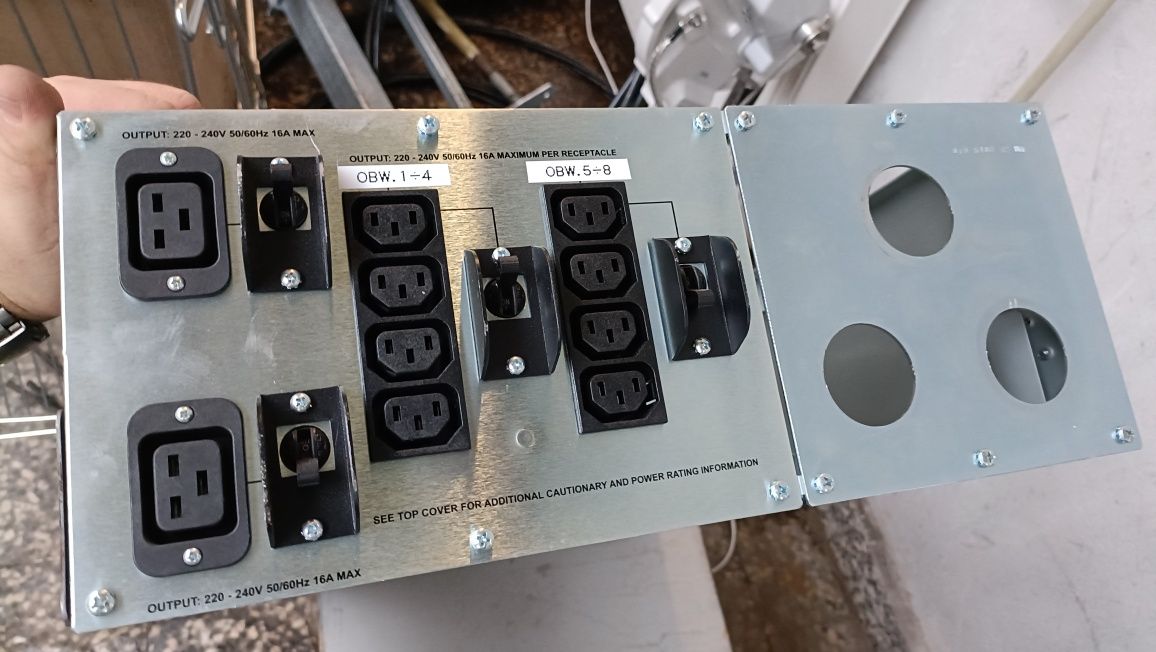 Panel obejścia serwisowego APC SBP10KRMI4U