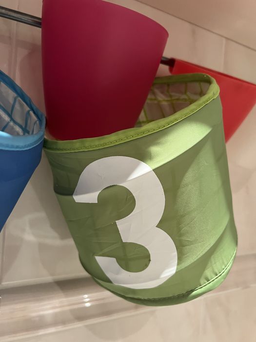 Varão metal com acessorios de criança