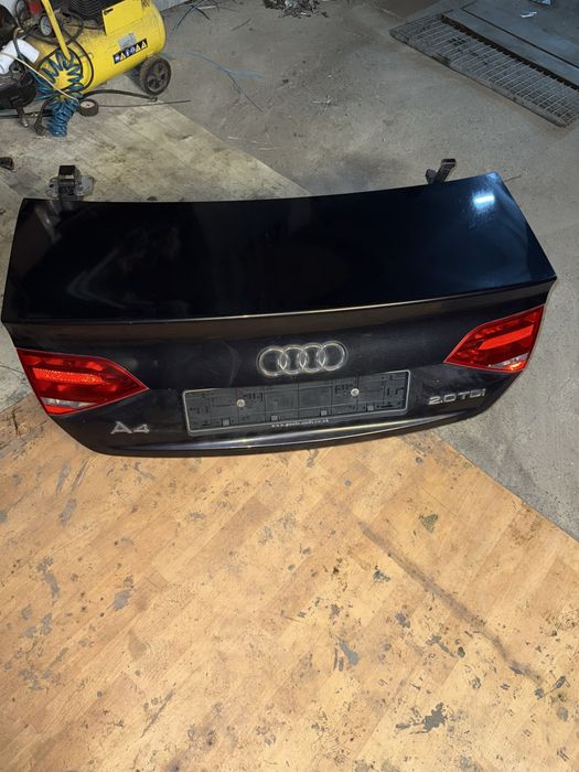 Tylnia klapa audi a4 b8 LY9B
