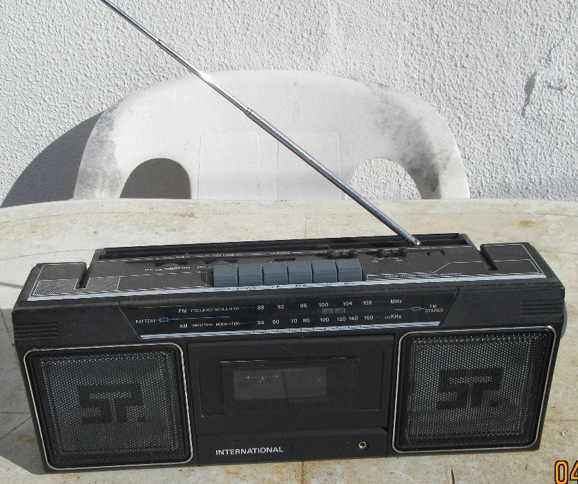Vende-se Rádio Cassetes