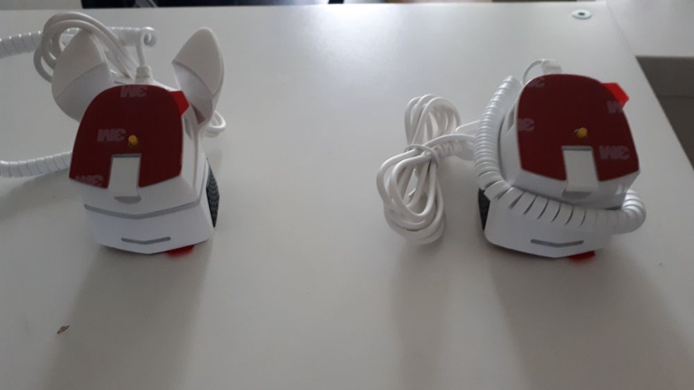 zabezpieczenie telefonu i tabletu na stoisku