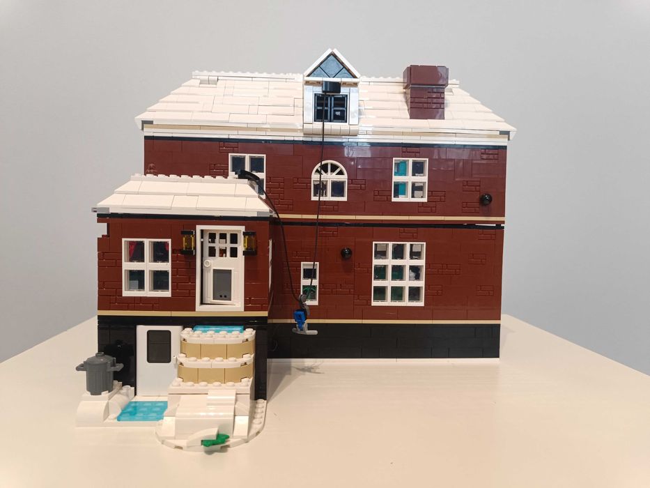 Lego Ideas 21330 Kevin sam w domu