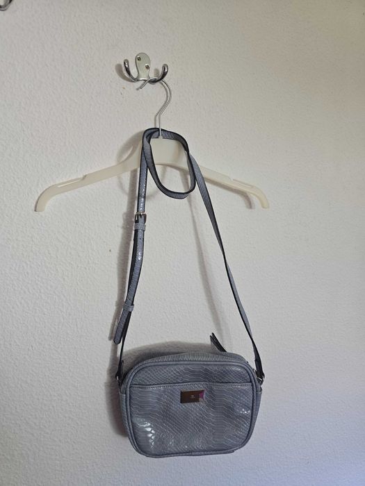 Bolsa tiracolo cinzenta | Mala pequena