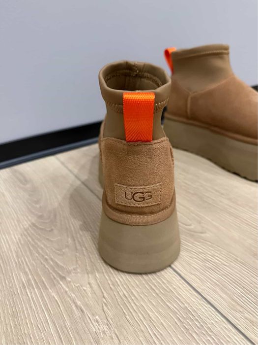Жіноче взуття UGG (Угі)