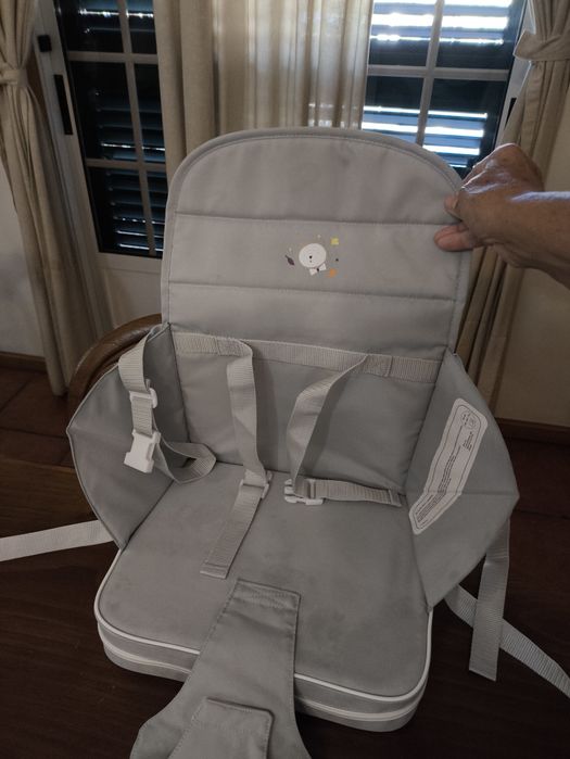 Cadeira portátil para alimentação