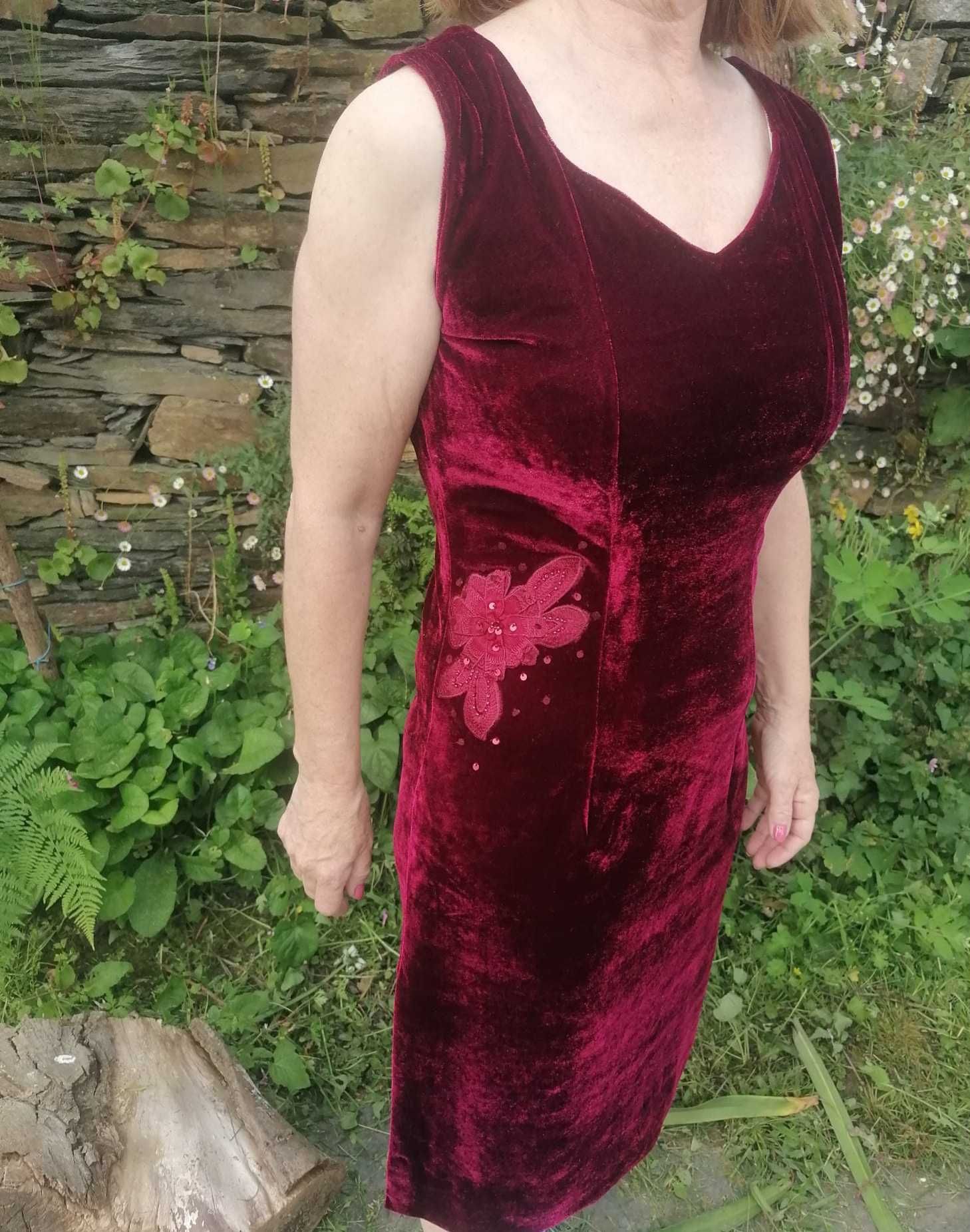 Vestido vermelho de cerimónia veludo elástico