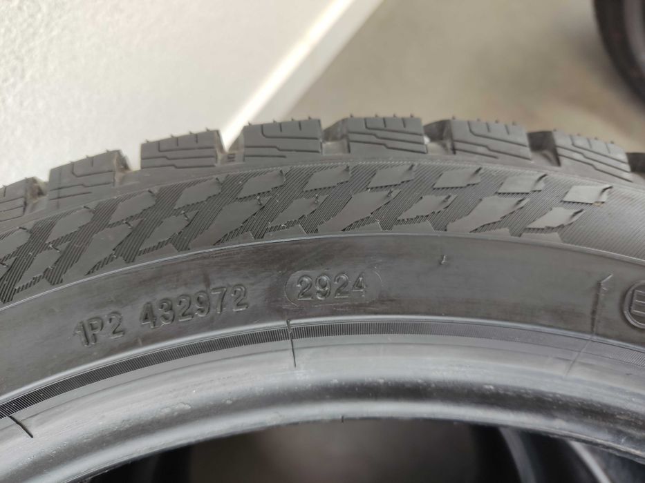 Opony zimowe Nokian Tyres Snowproof 1 225/45 R17 91 H 4 sztuki 2024r.