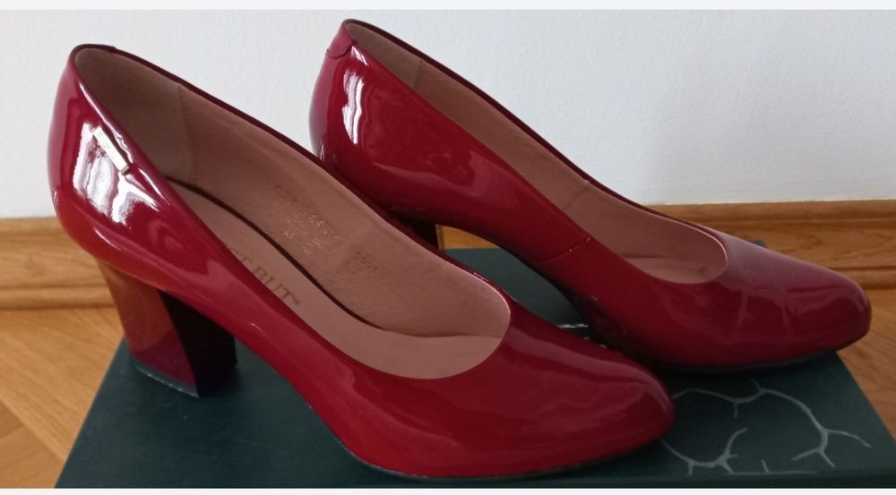 Туфлі 37р жіночі  виробництво Польща