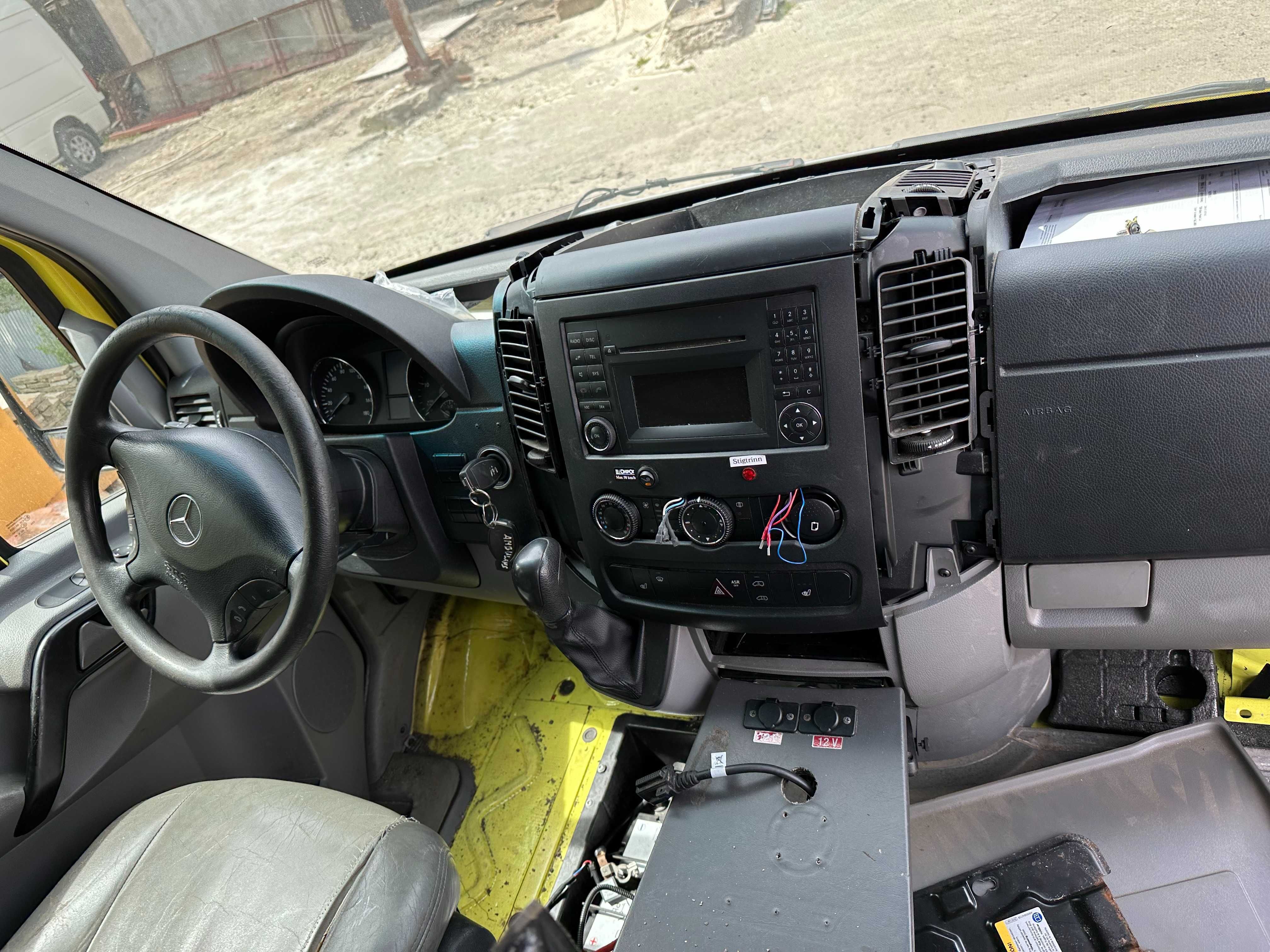 Комплект переобладнаня з Англійця Mercedes Sprinter W906 Панель Торпед