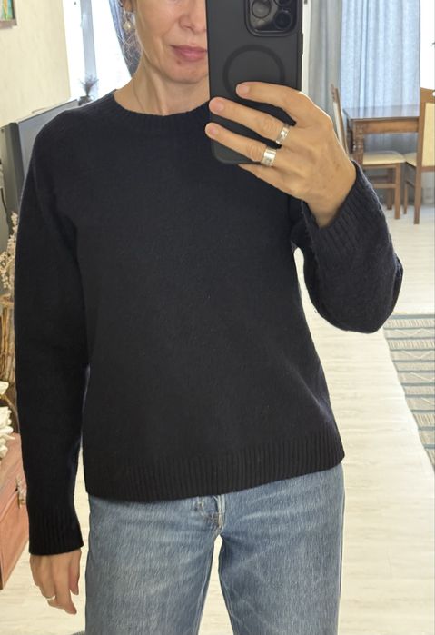 Светр  вовняний Uniqlo