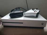 X Box One S 512GB  plus dwa pady