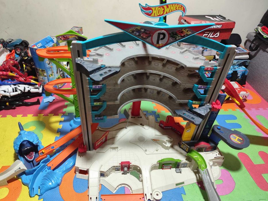 Garagem HotWheels