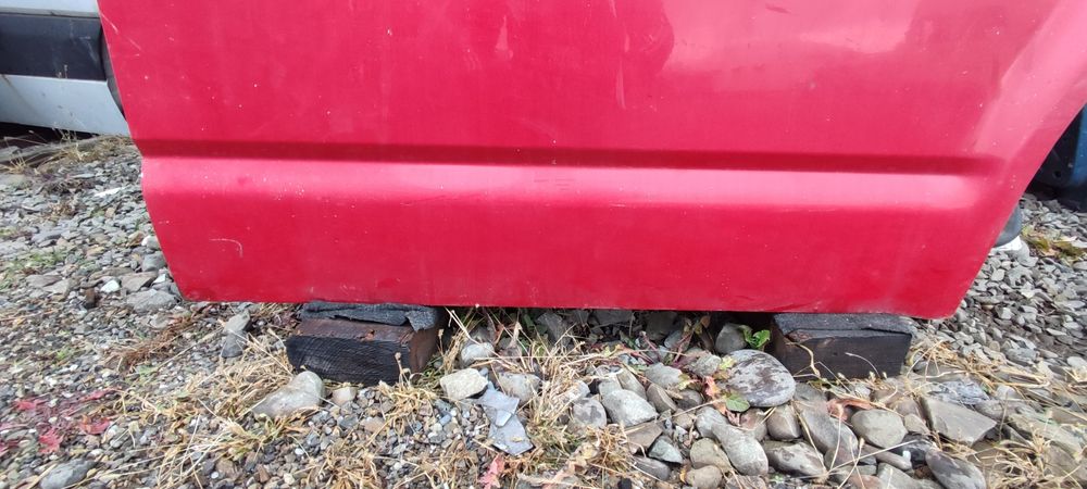 Дверка передня права VW T5