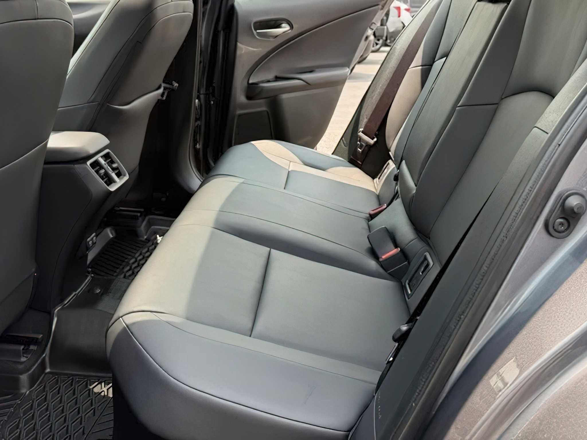 Lexus  UX 250H 2020