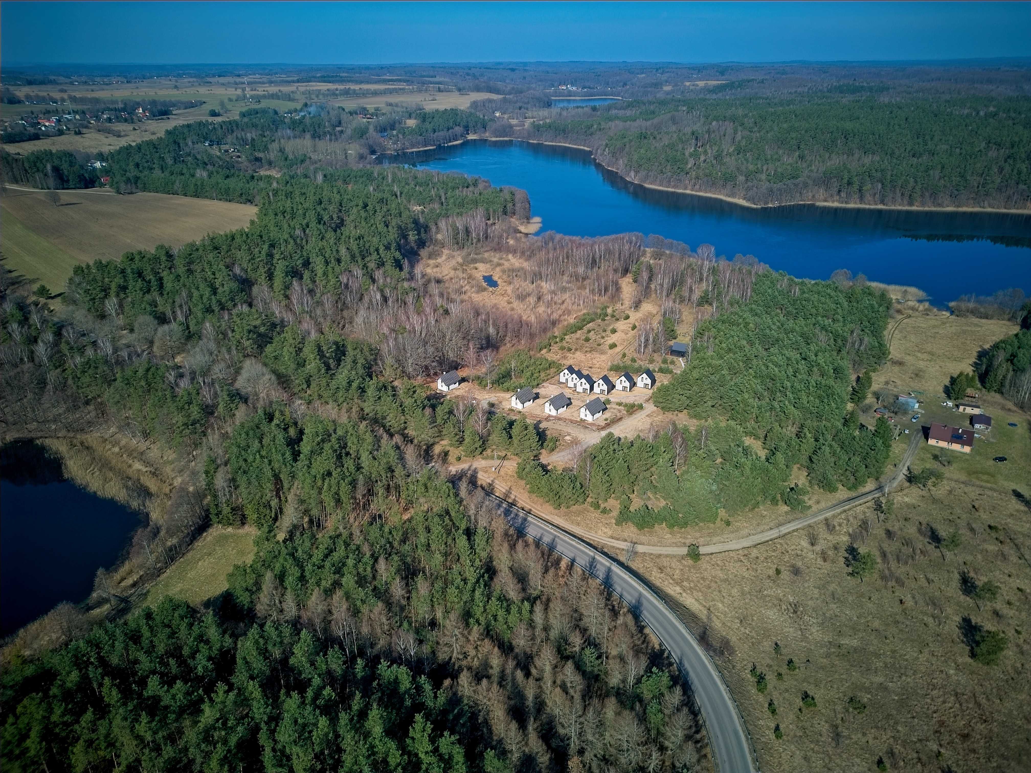 Działka nad jeziorem