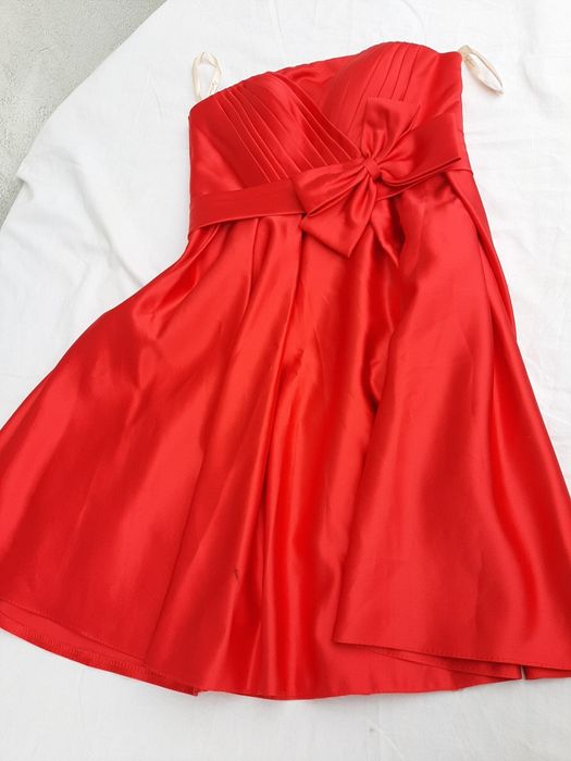 sukienka czerwona wieczorowa, krótka,  Eyliner