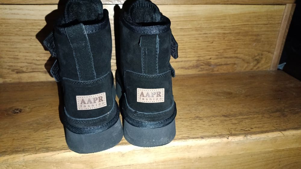 Жіночі черевики угги