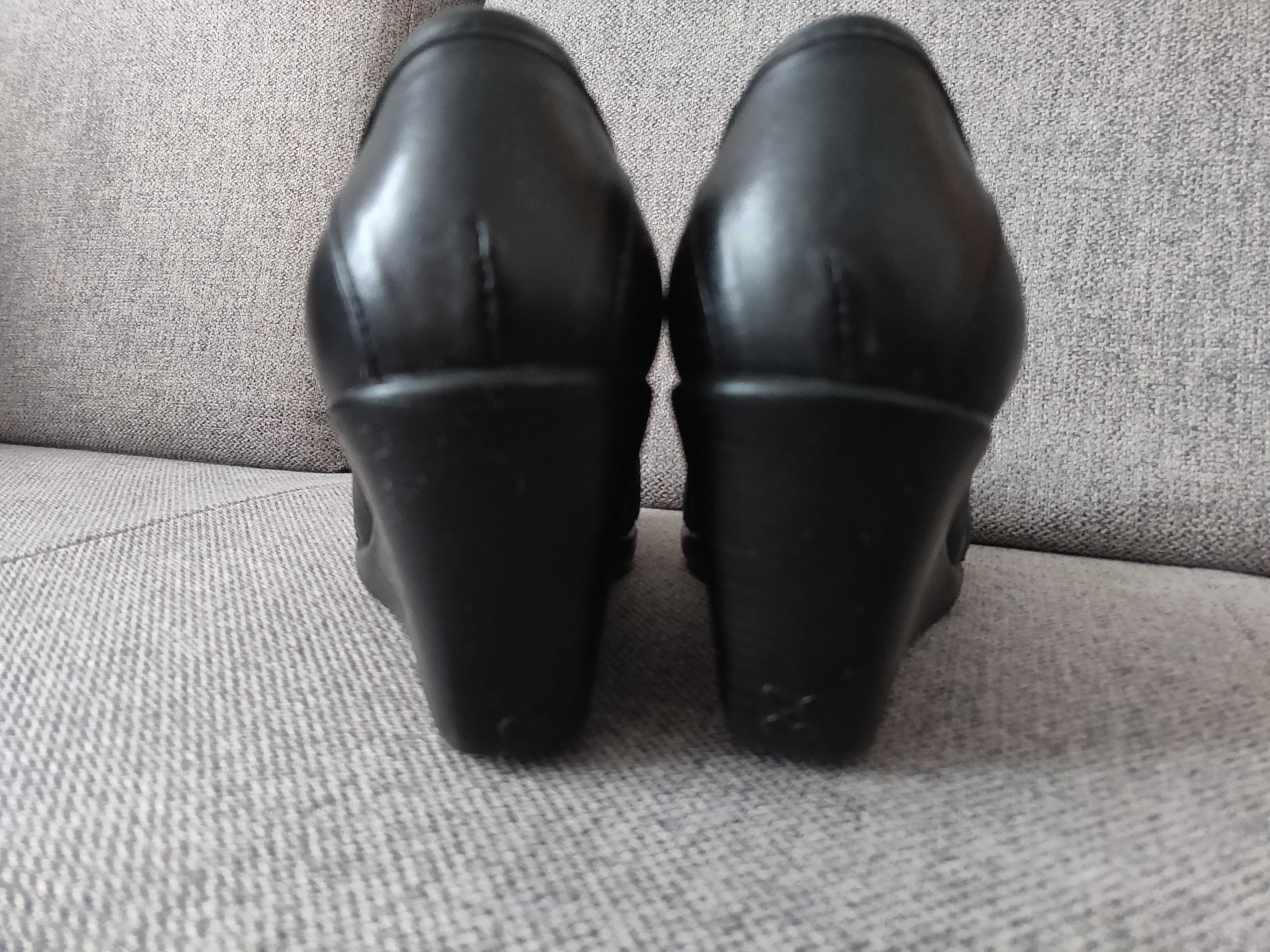 Czółenka skórzane na koturnie 37 37,5 Wasak buty pantofle skóra czarne