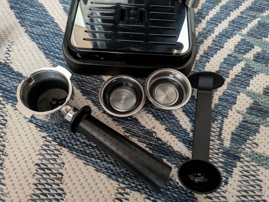 Ekspres kolbiwy DeLonghi Stilosa EC 260.BK