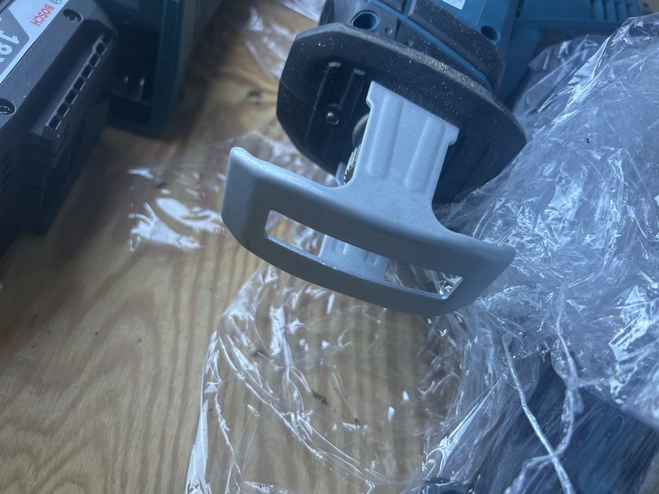 Pila szablasta bosch GSA 18V-li c lisi ogon akumulatorowy pilarka 2noz