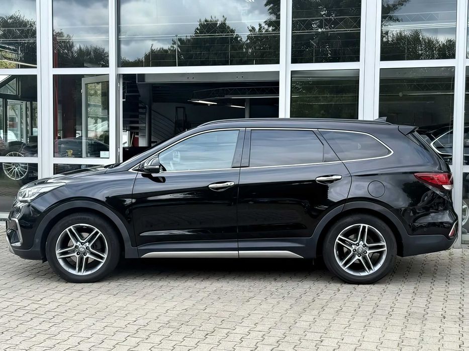 Hyundai Grand Santa Fe      2016