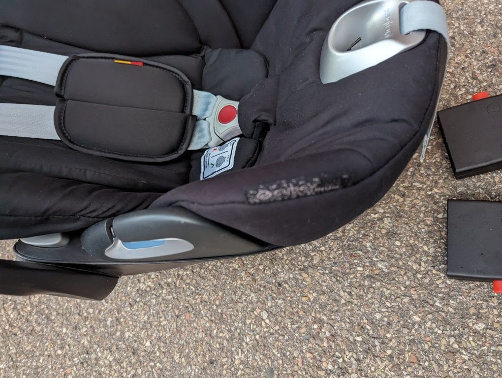 Автокрісло-люлька Cybex Cloud Z i-size Black
