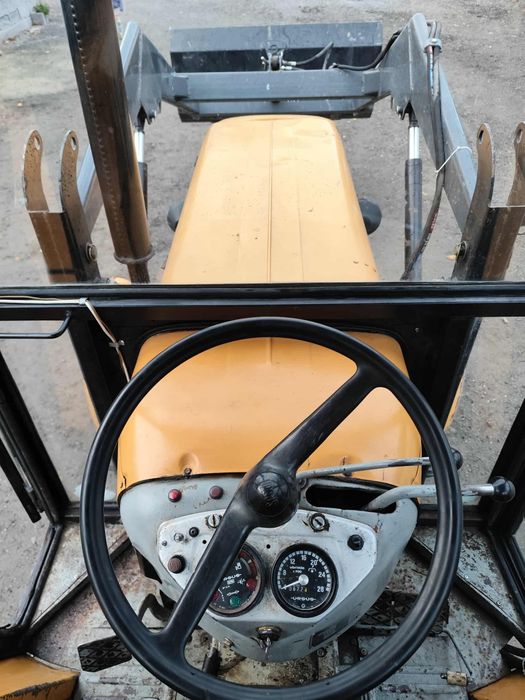 Ursus c-360 z ładowaczem tur i łyżką