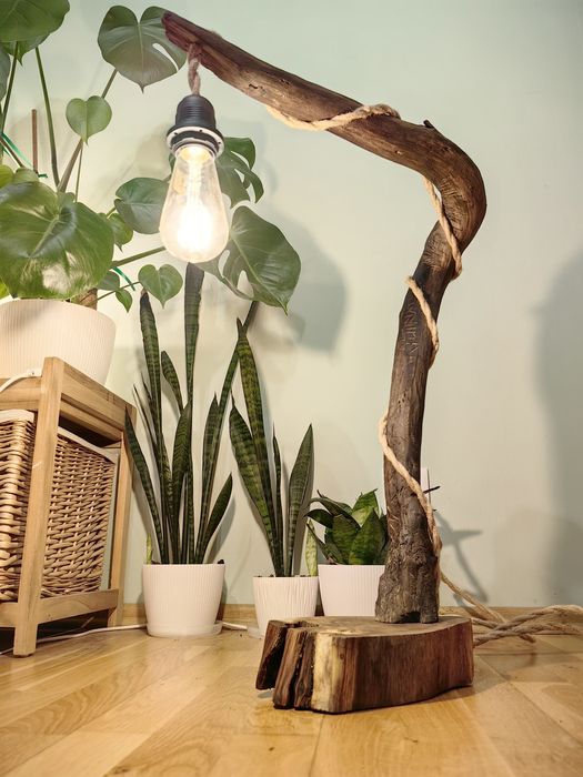 Drewniana lampka handmade