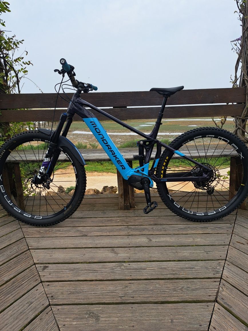 Bicicleta E Bike de enduro com apenas 150 kms