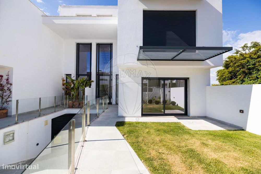 Moradia T5 para venda