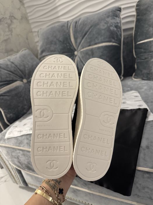 Лаковые кеды Chanel