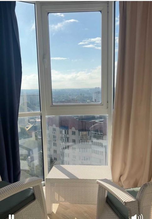 Стильна 2-кімнатна квартира з ремонтом в центрі міста ID: 40662