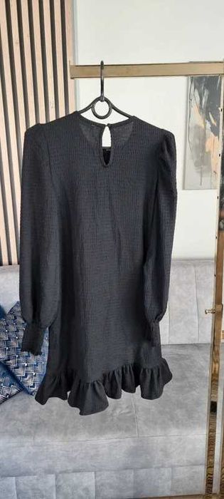 Sukienka mini z falbaną Reserved r.S/36