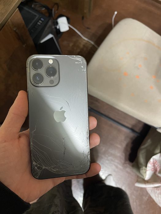 Iphone 13 pro max  ( торг принимается )