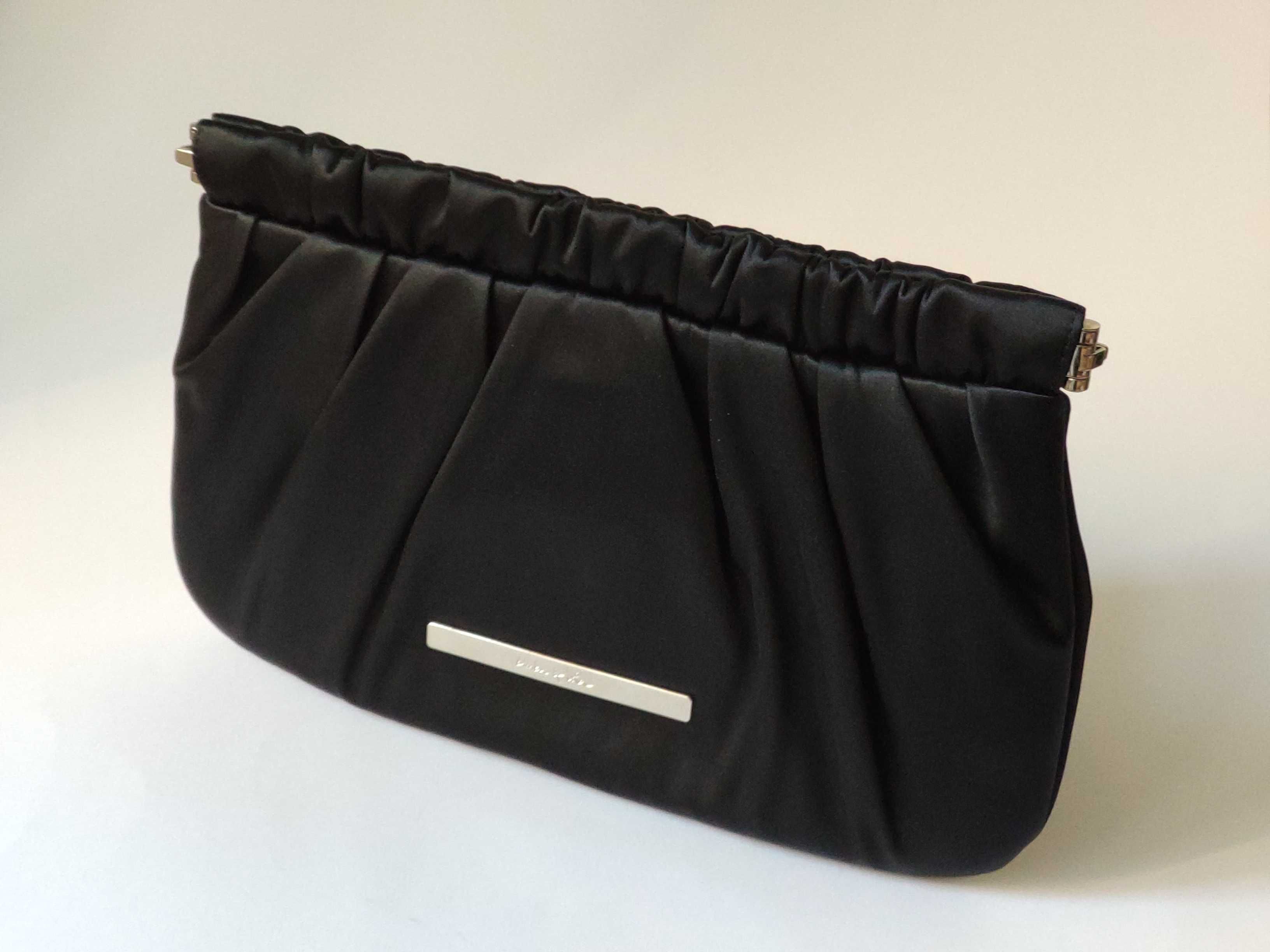 Carteira pochete clutch em cetim preto, Bimba y Lola SALDOS