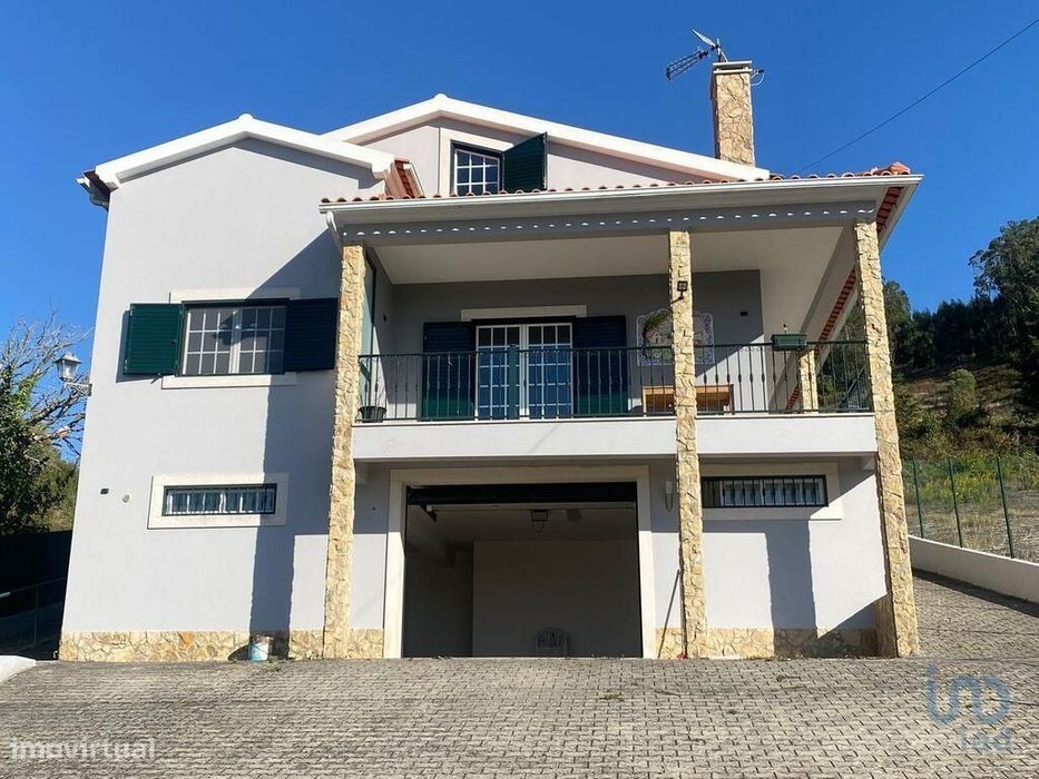 Casa / Villa T2 em Vila Verde dos Francos de 349,00 m2