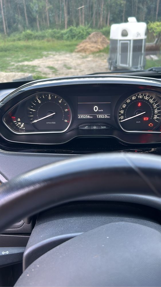 Vende-se Peugeot em bom estado