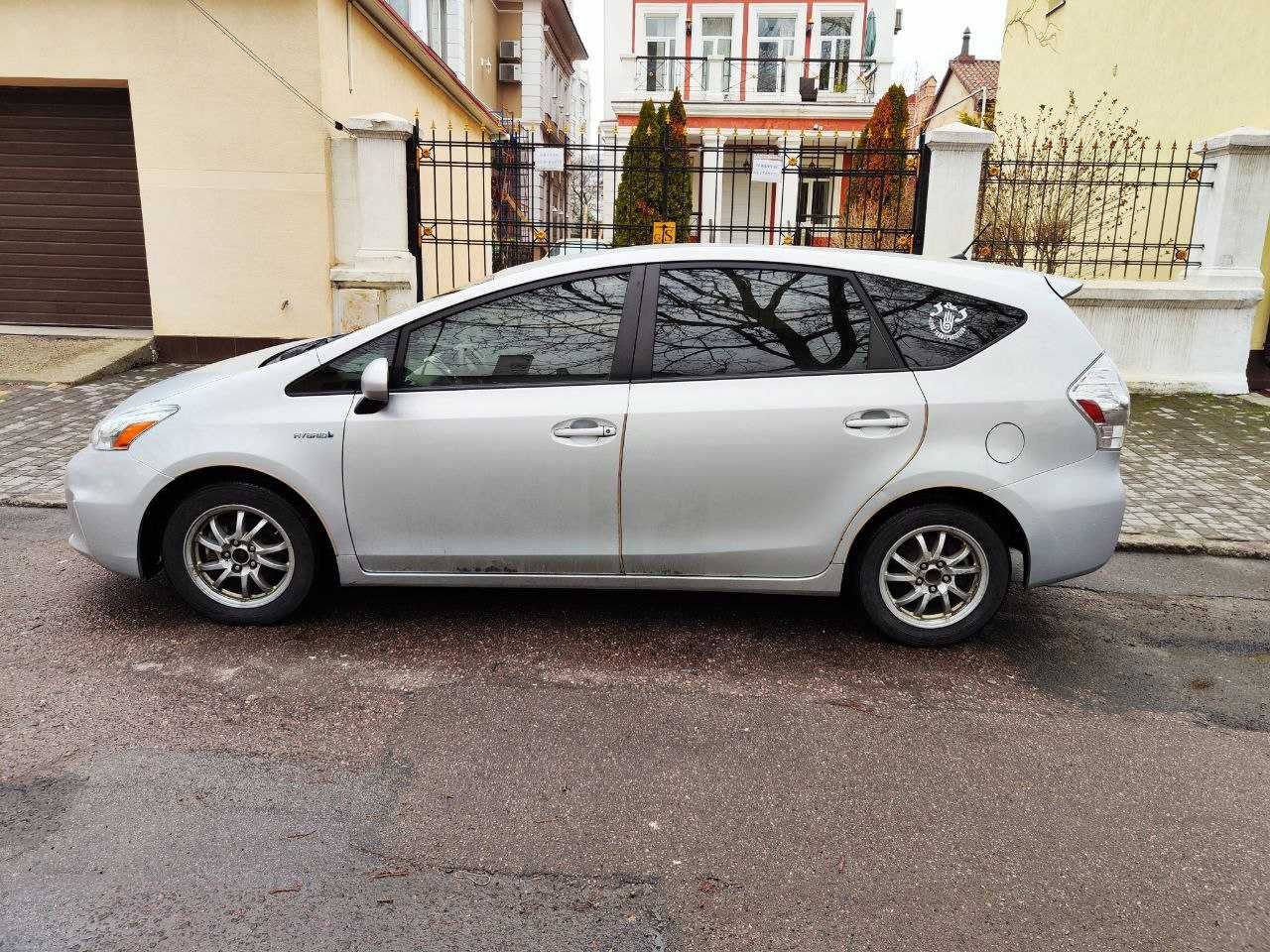 Аренда 600 /сутки , выкуп, Toyota Prius V 2012  Бензин