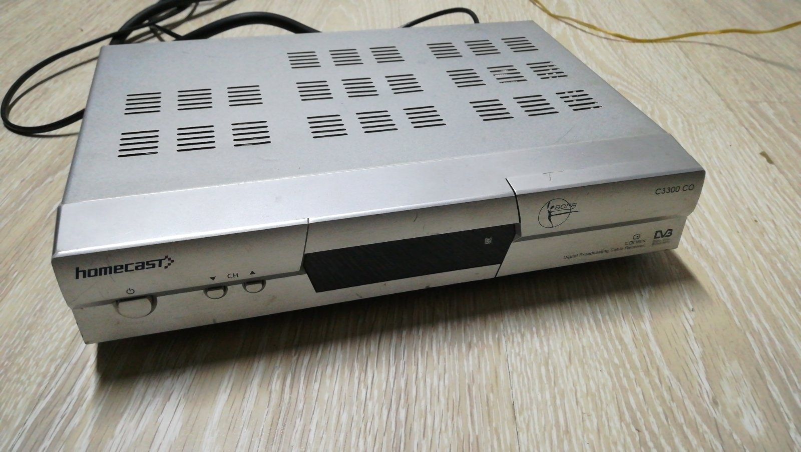Тюнер Homecast C3200 CO ВОЛЯ ТВ, и Модем для интернета с карточкой