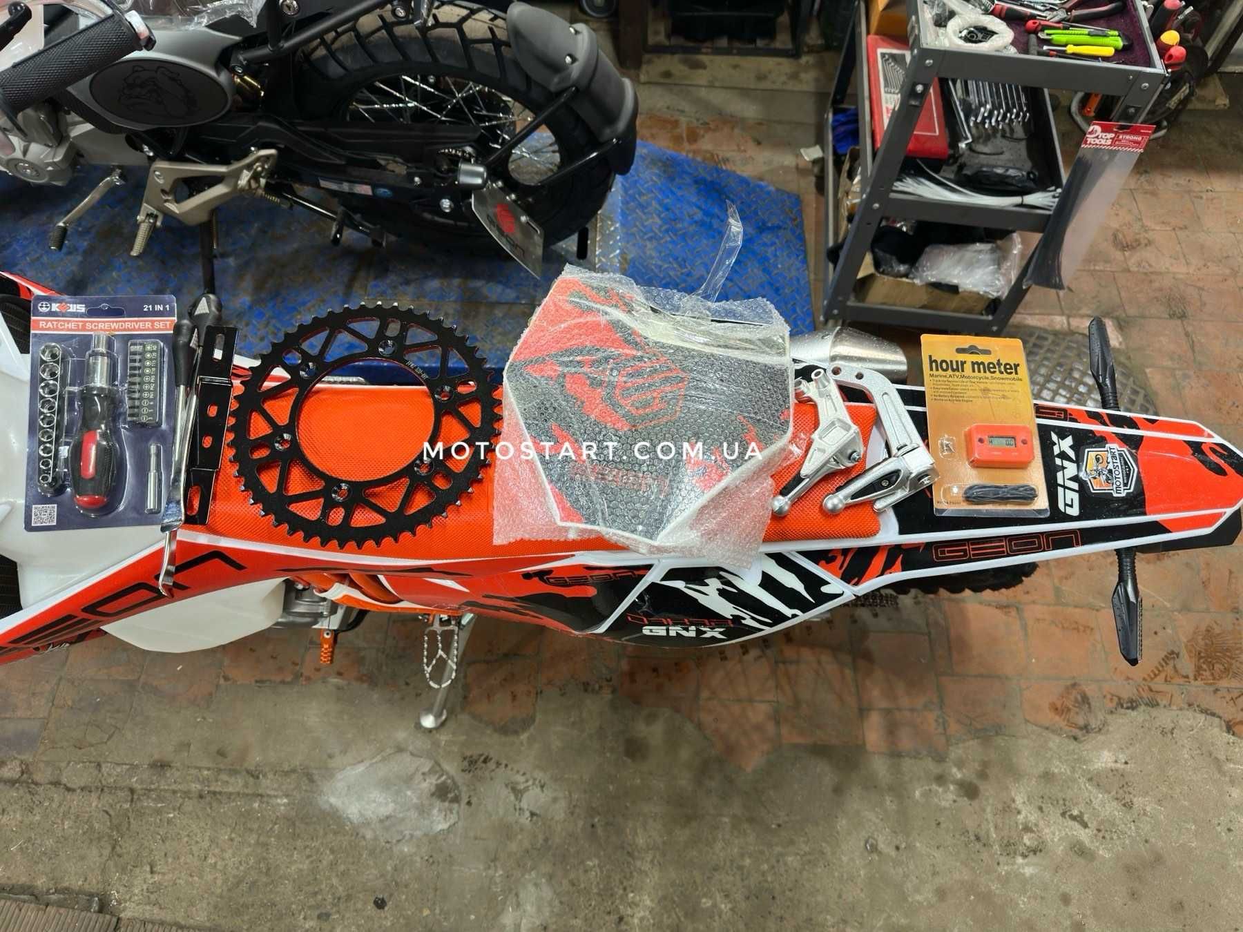 Мотоцикл ендуро Geon Dakar GNX K16 300NB - новинка