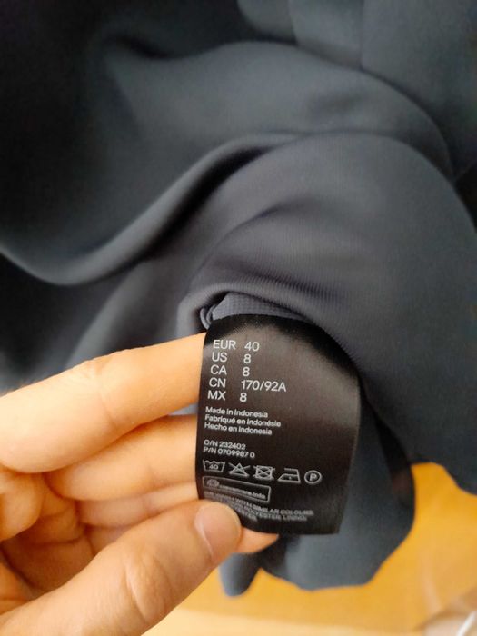 Vestido camiseiro azul-escuro midi de manga comprida