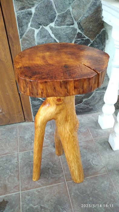 Столик барний, журнальний зі спилу дерева